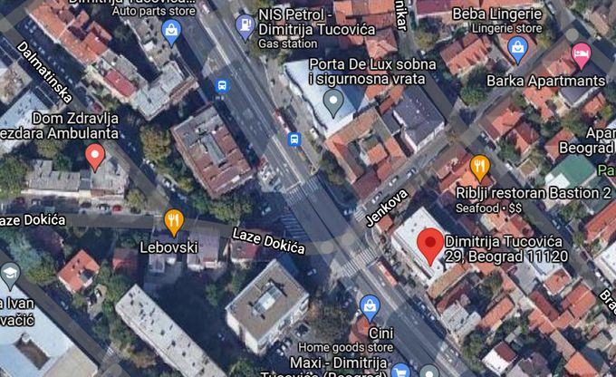 Uknjiženo!!! Dimitrija Tucovica 29, Beograd. На продају су остали бр. 7 и бр. 8. Напомена : Није за Джипове, само кола до 5 м.